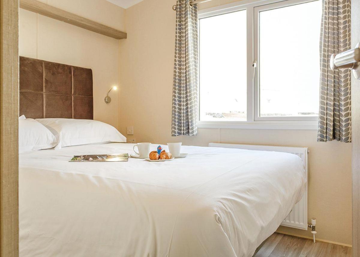 Piran Meadows Resort New Quay Exteriör bild