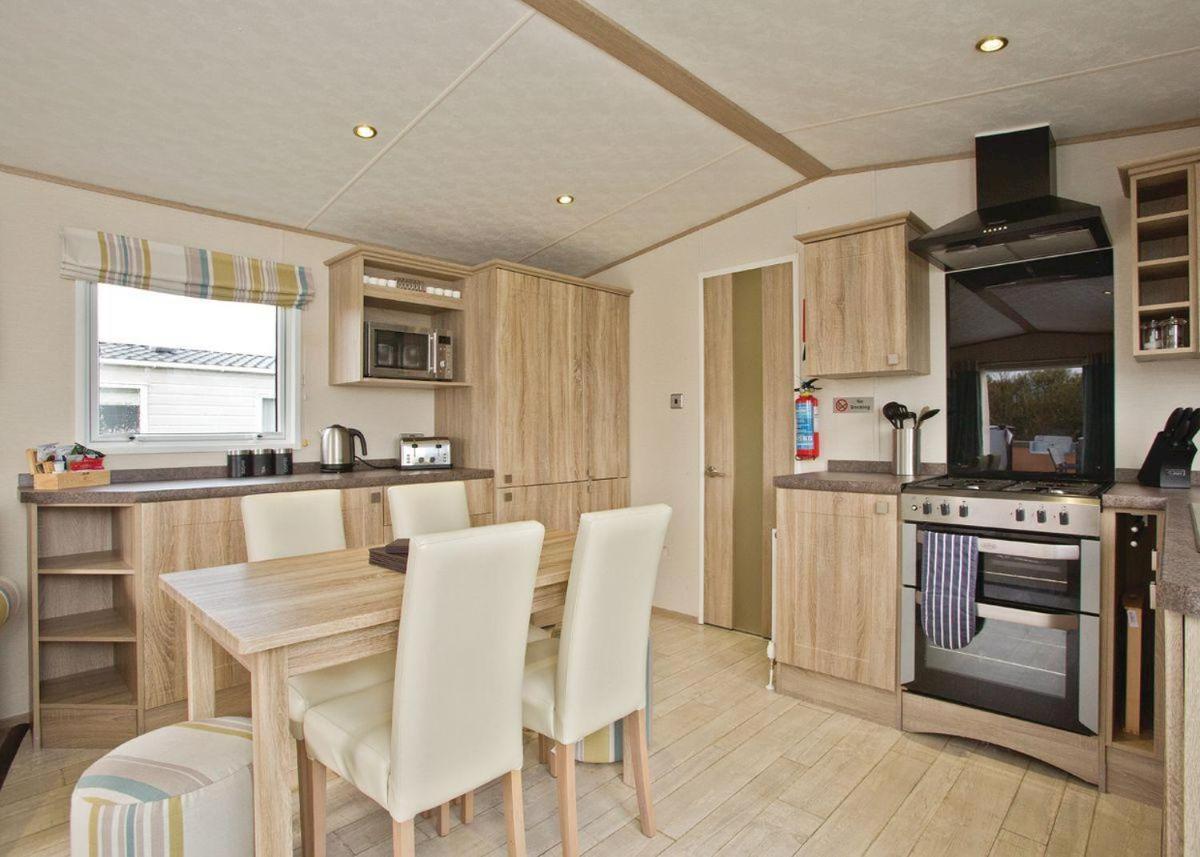 Piran Meadows Resort New Quay Exteriör bild