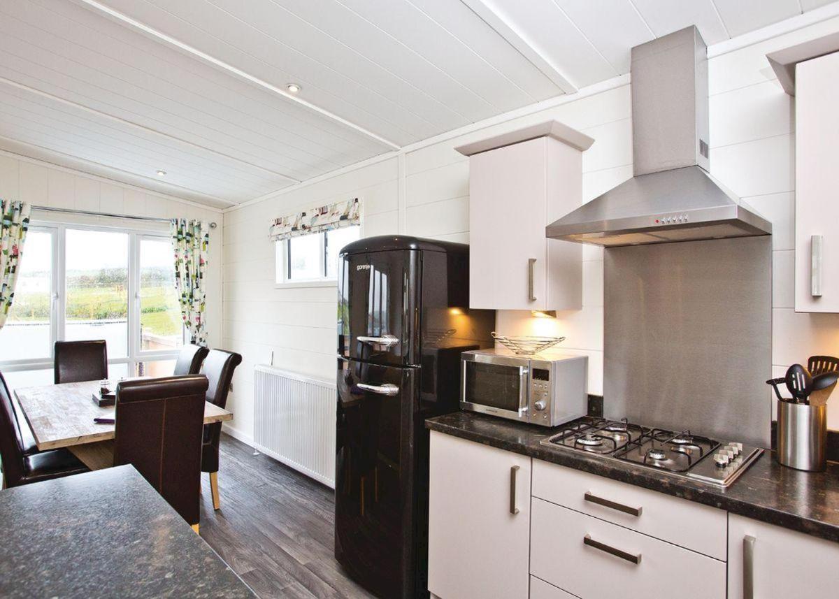 Piran Meadows Resort New Quay Exteriör bild