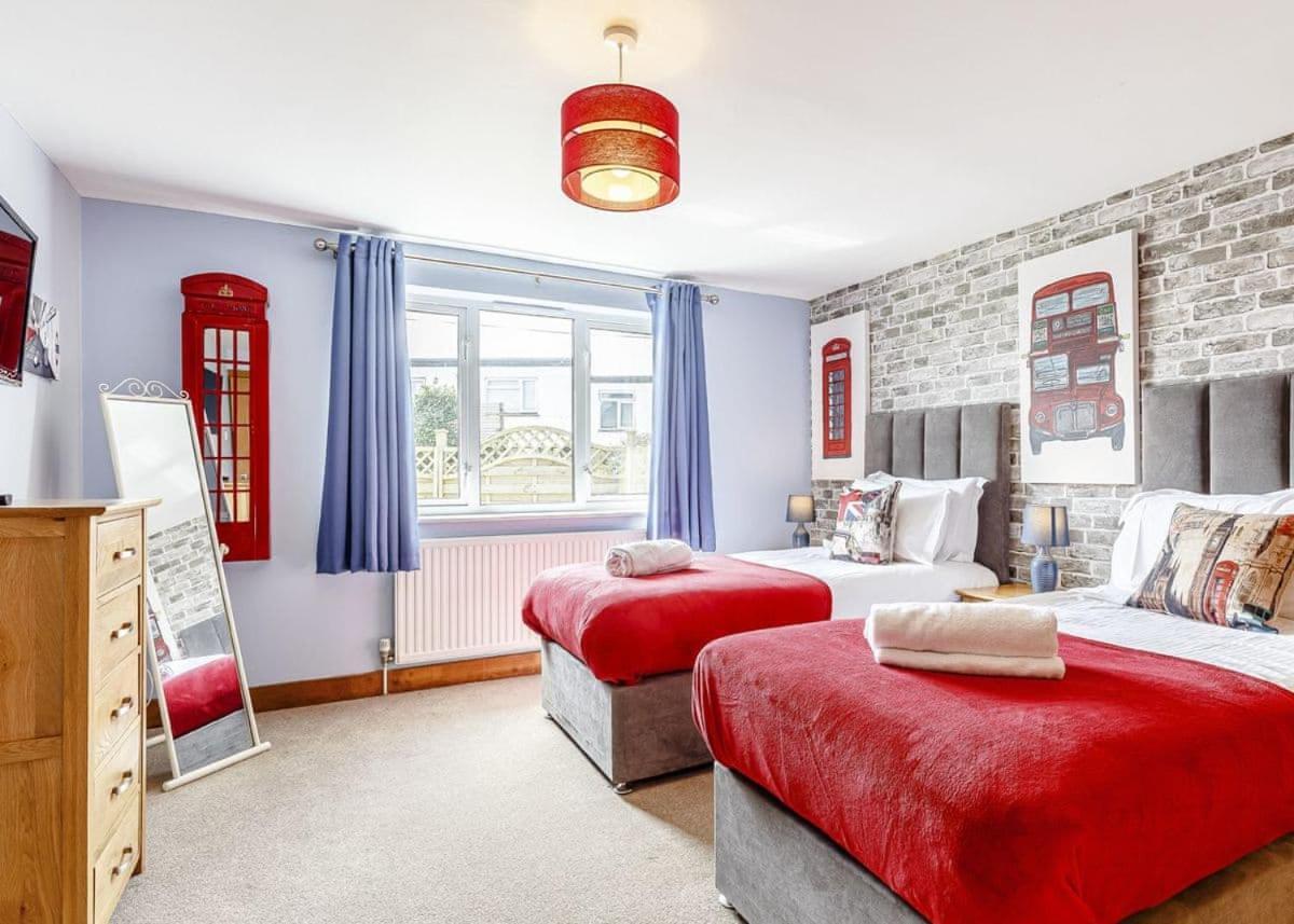 Piran Meadows Resort New Quay Exteriör bild