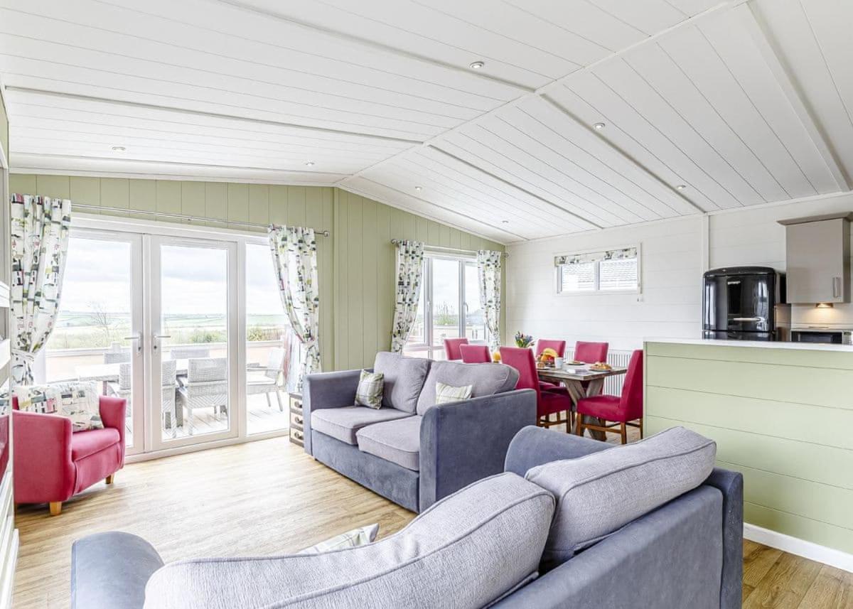 Piran Meadows Resort New Quay Exteriör bild